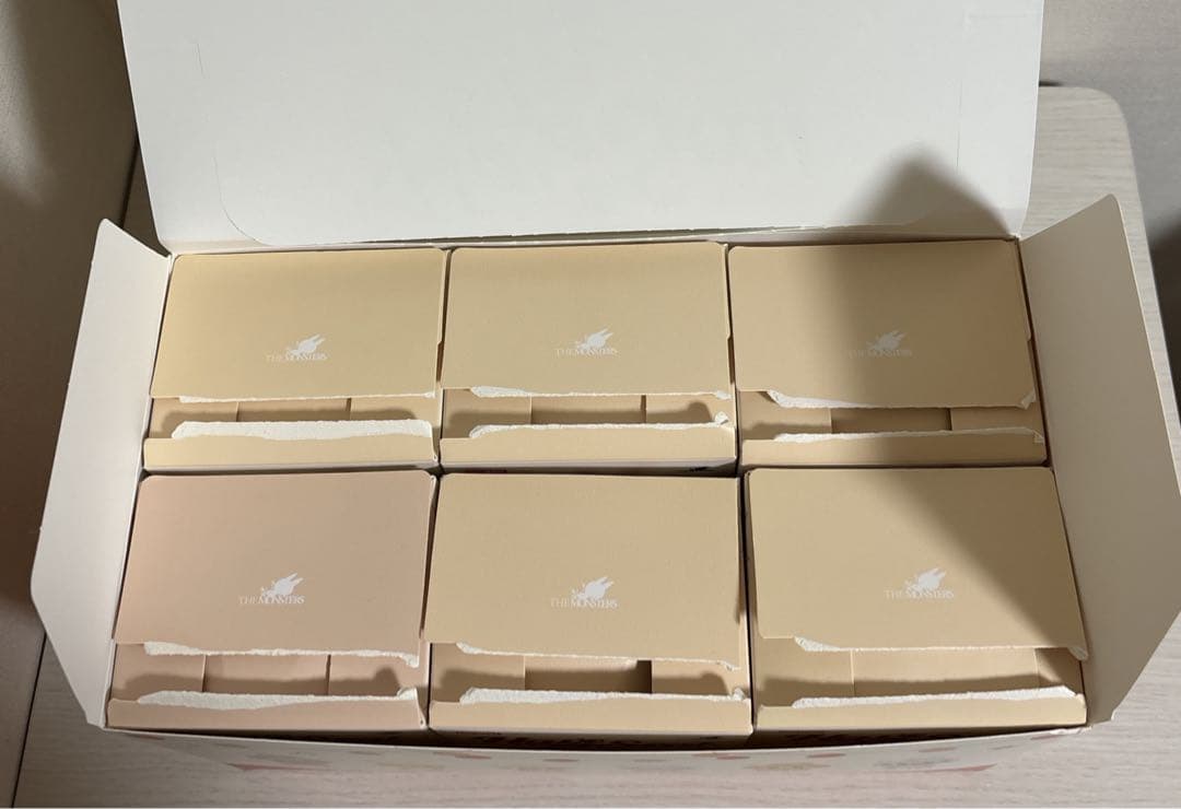 正規品 LABUBU Have a seat アソート➕ラブブ専用お洋服セット