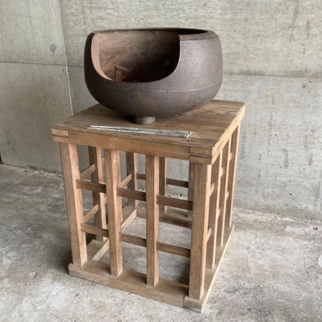 古い風炉 釜 火鉢 囲炉裏 五徳 鉄製 茶釜 灰付 茶道具 和風 古道具 レトロ