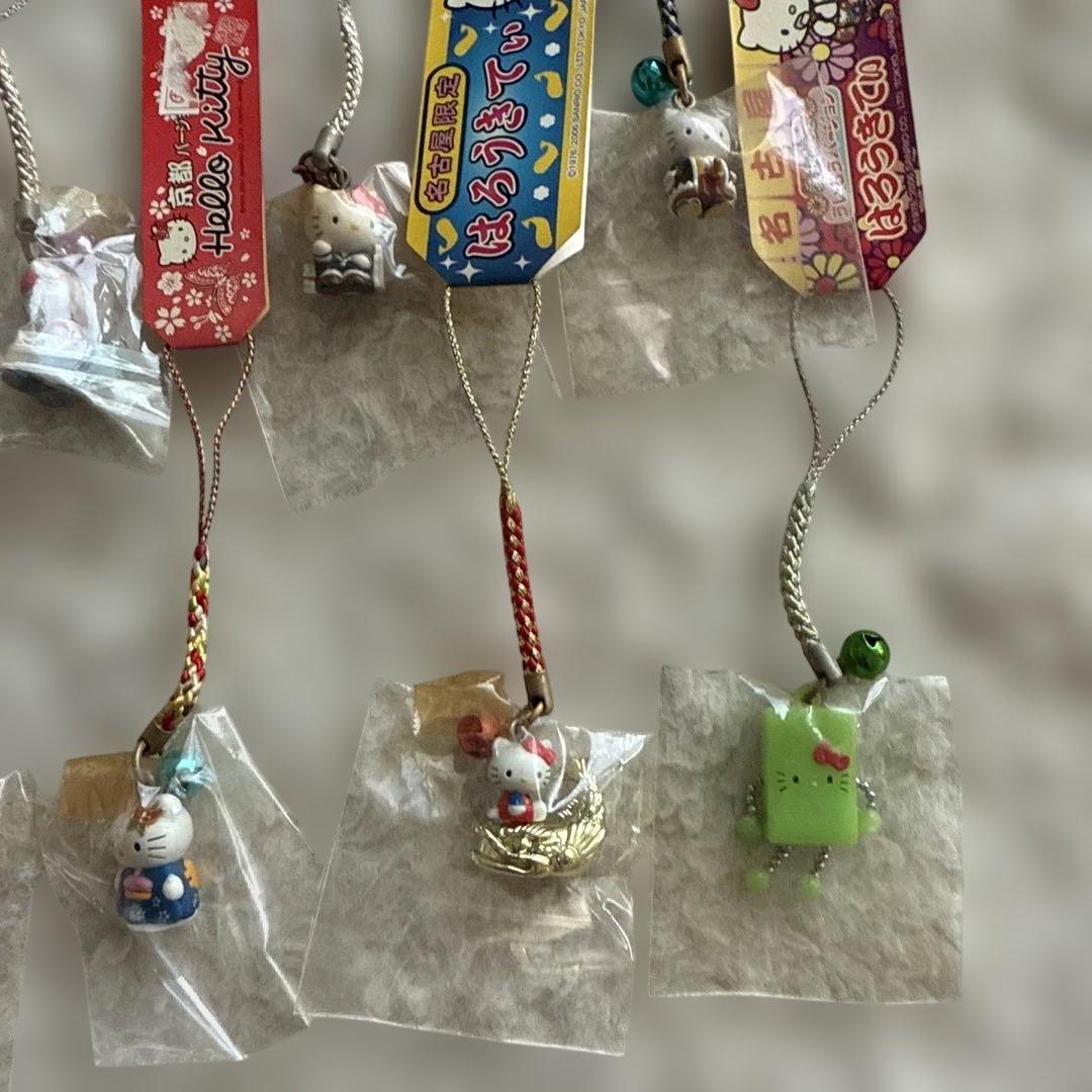 ハローキティ ご当地根付けストラップセット