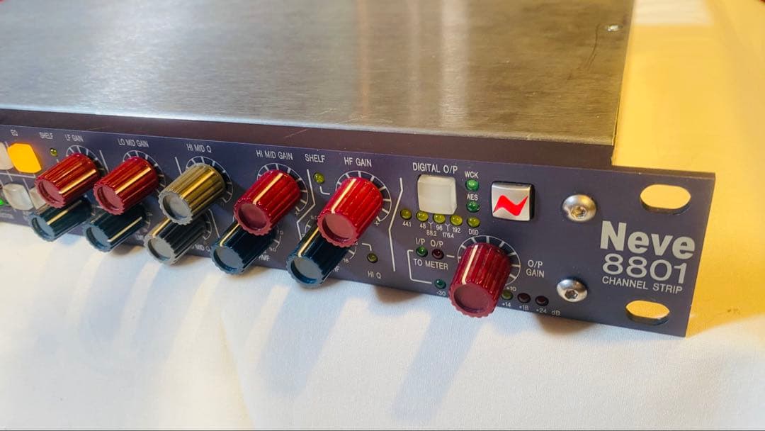 Neve 8801 チャンネルストリップ