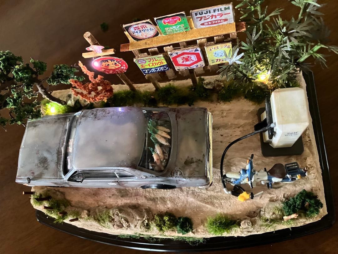 昭和レトロな風景 旧車 日産スカイラインGT-R ガソリンスタンド スパーカブ