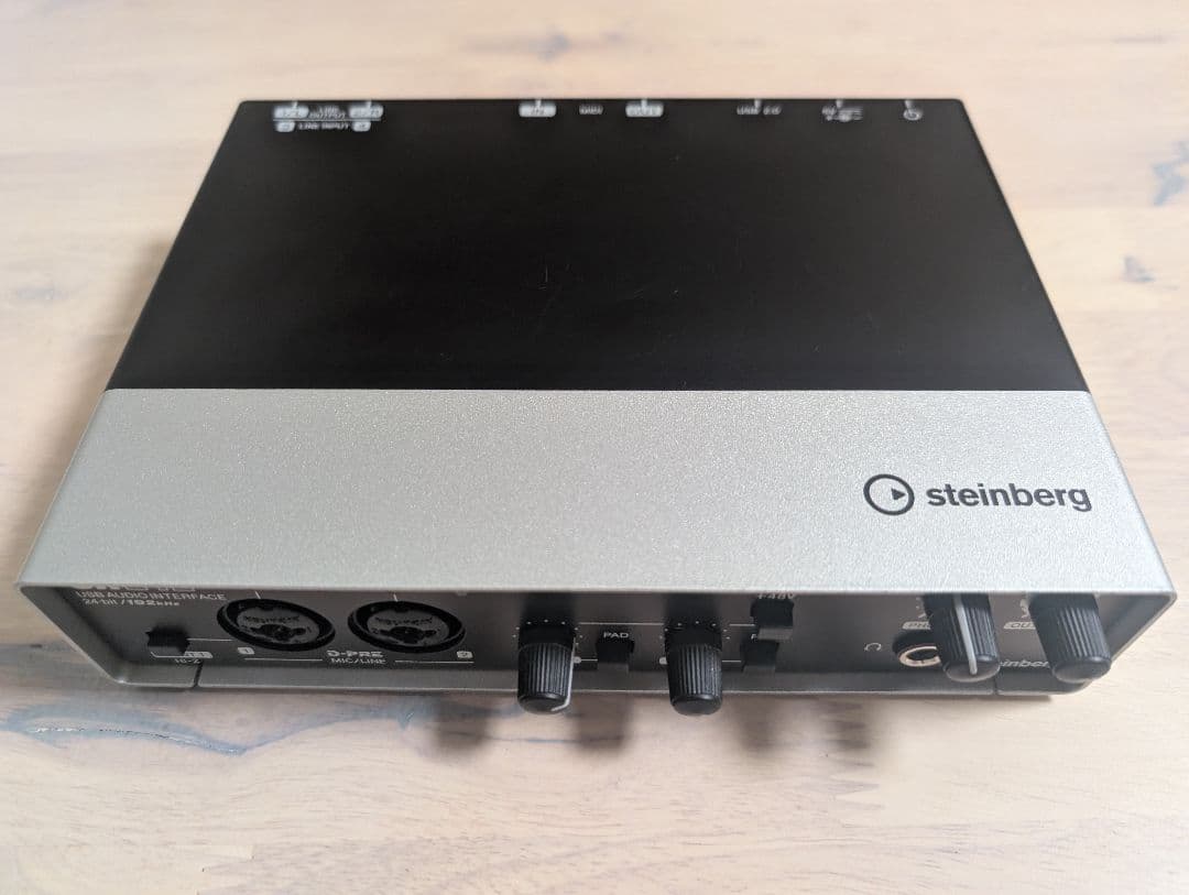 Steinberg UR242 USBオーディオインターフェイス