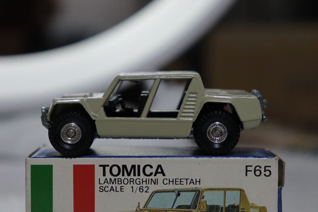 日本製　トミカ　外国車シリーズ　ランボルギーニ　チータ　F65