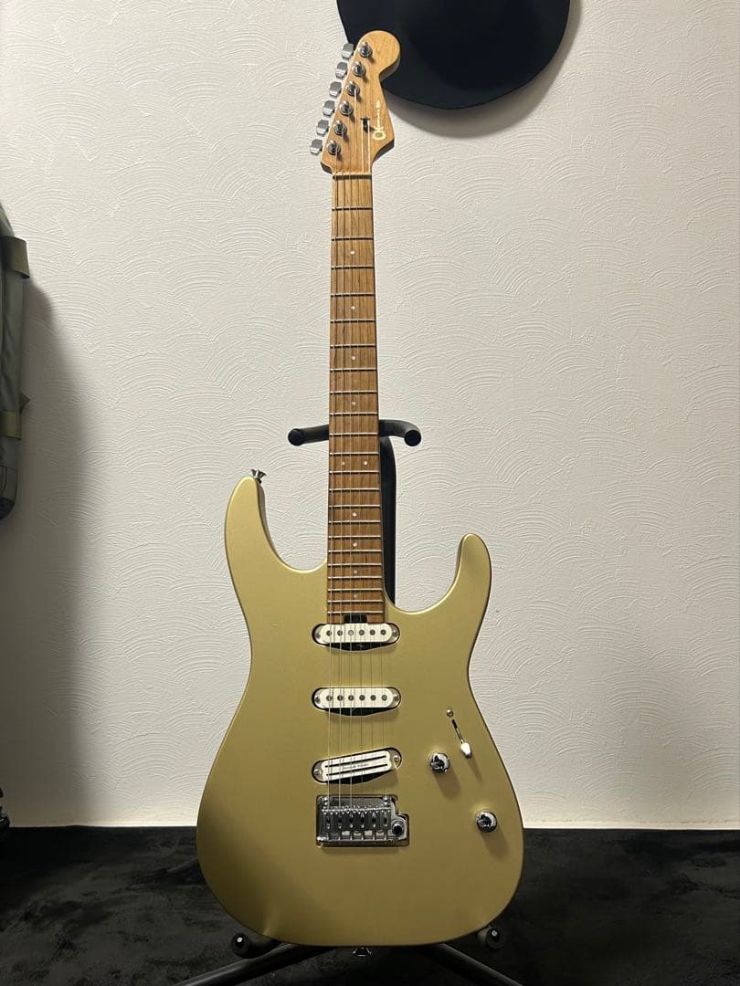 ギター CHARVEL PRO-MOD DK22 SSS PHARAOHS GOLD