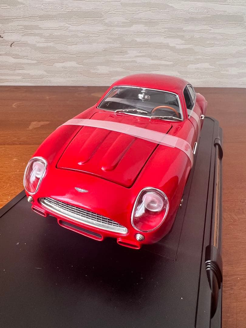 ミニカー1/18 1961 ASTON MARTIN DB4GT No.288