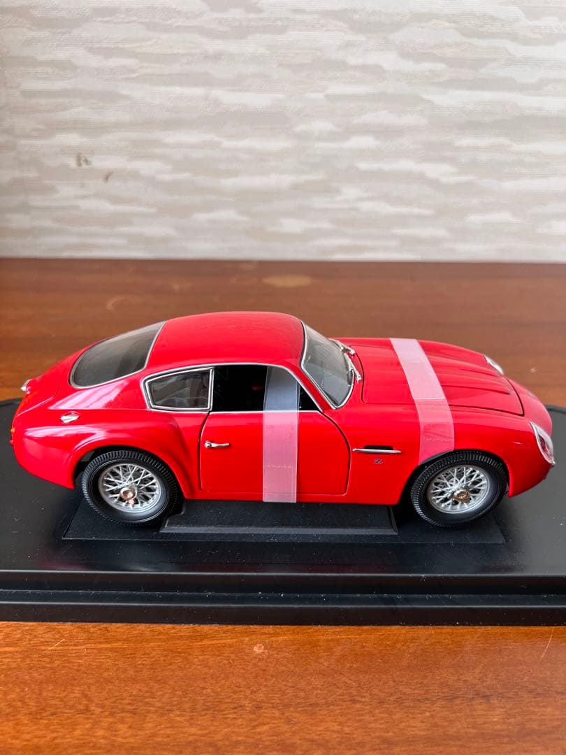 ミニカー1/18 1961 ASTON MARTIN DB4GT No.288