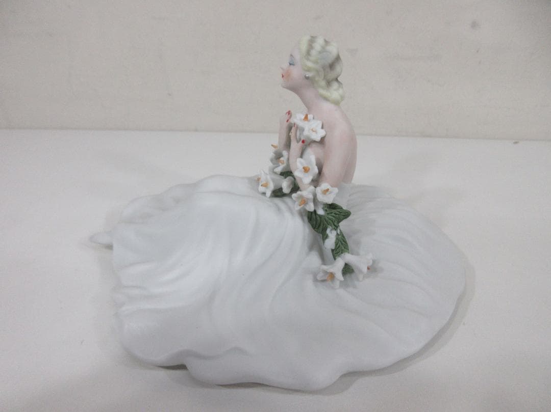 0907W ルイ・イカール リリー 磁器 フィギュア 欠けあり