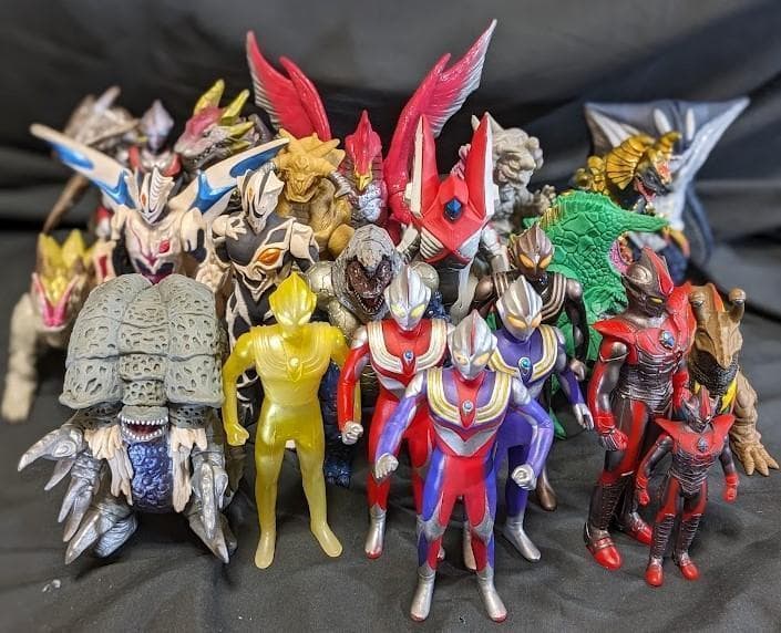 ウルトラマンティガ＆登場怪獣・宇宙人（バンダイ）ソフビフィギュア22体セット＋１