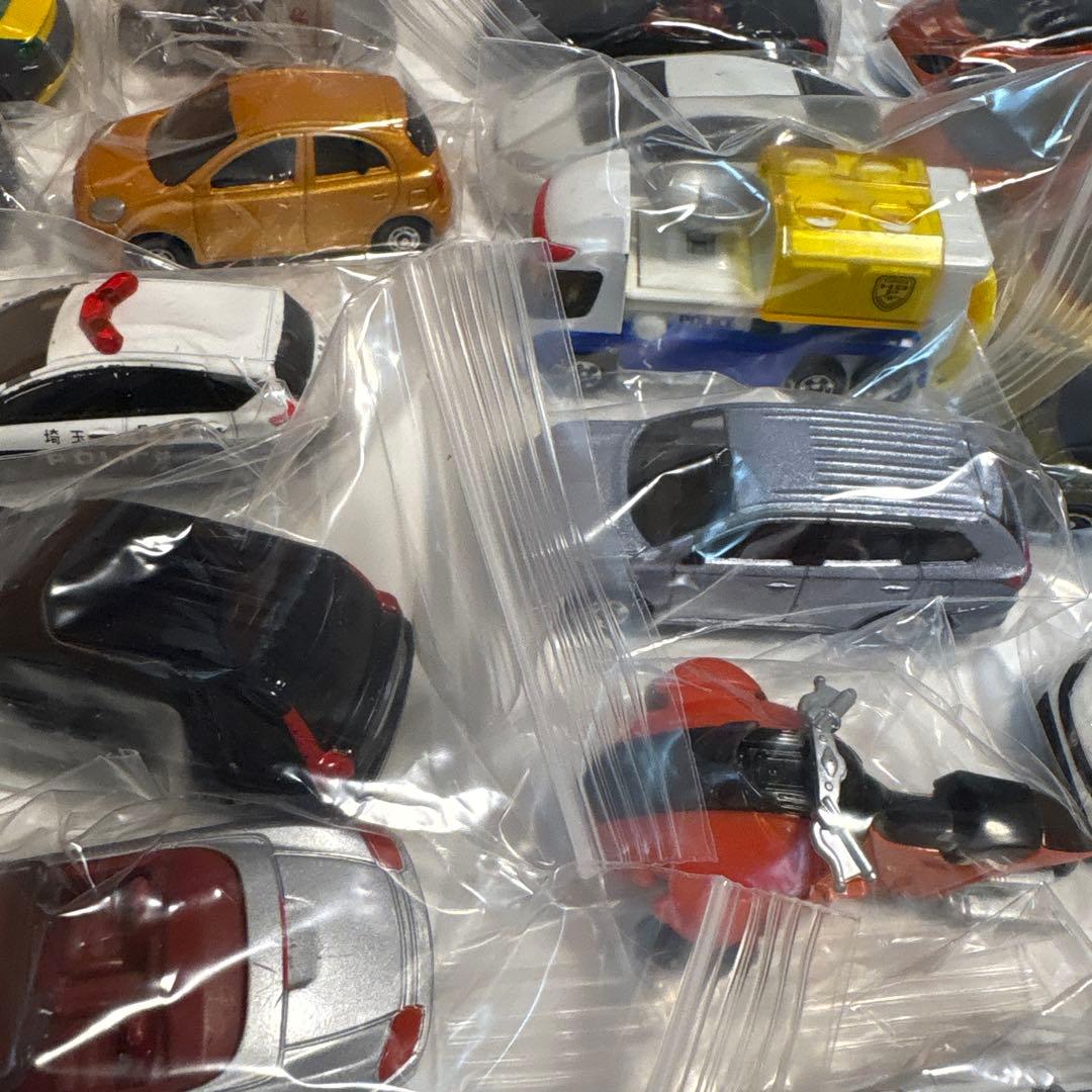 2335.トミカ70台まとめ売り