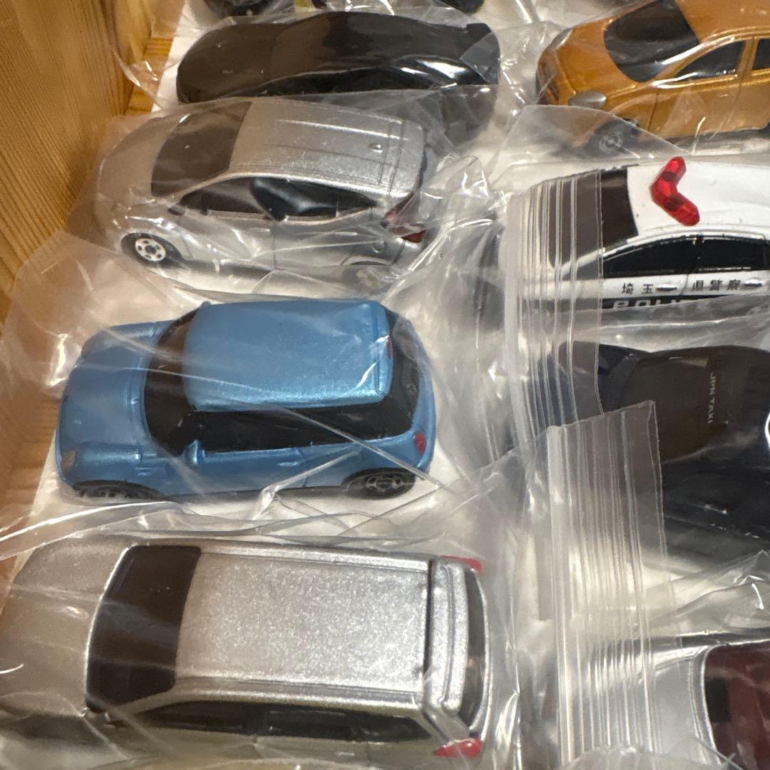 2335.トミカ70台まとめ売り