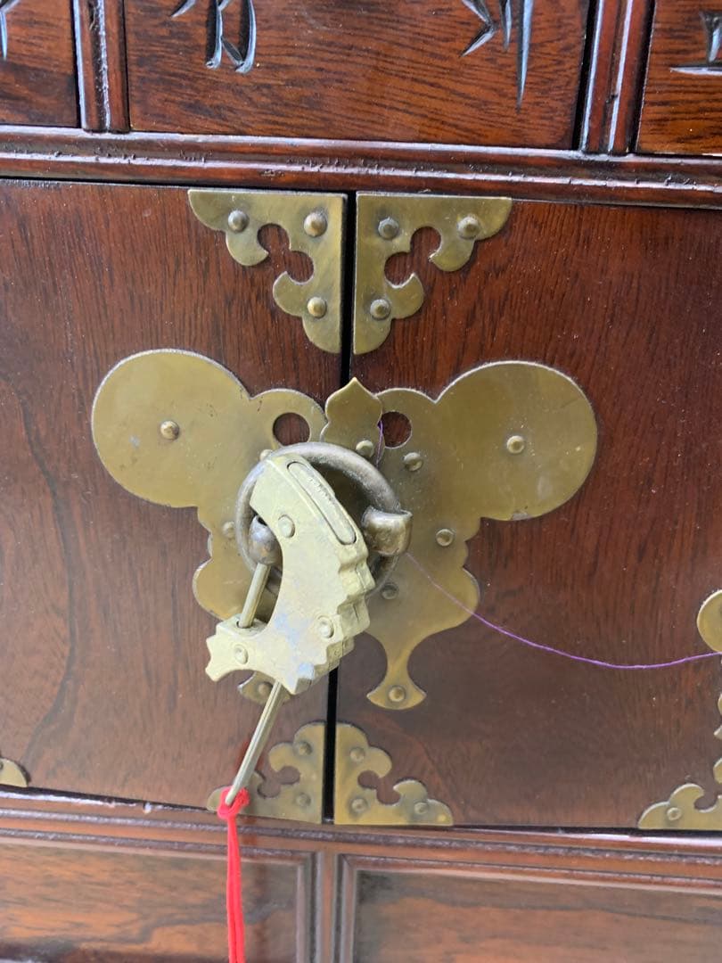 李朝家具 魚錠前付き 彫文字 ヤクジャン 薬箪笥 韓国朝鮮 16引き出し