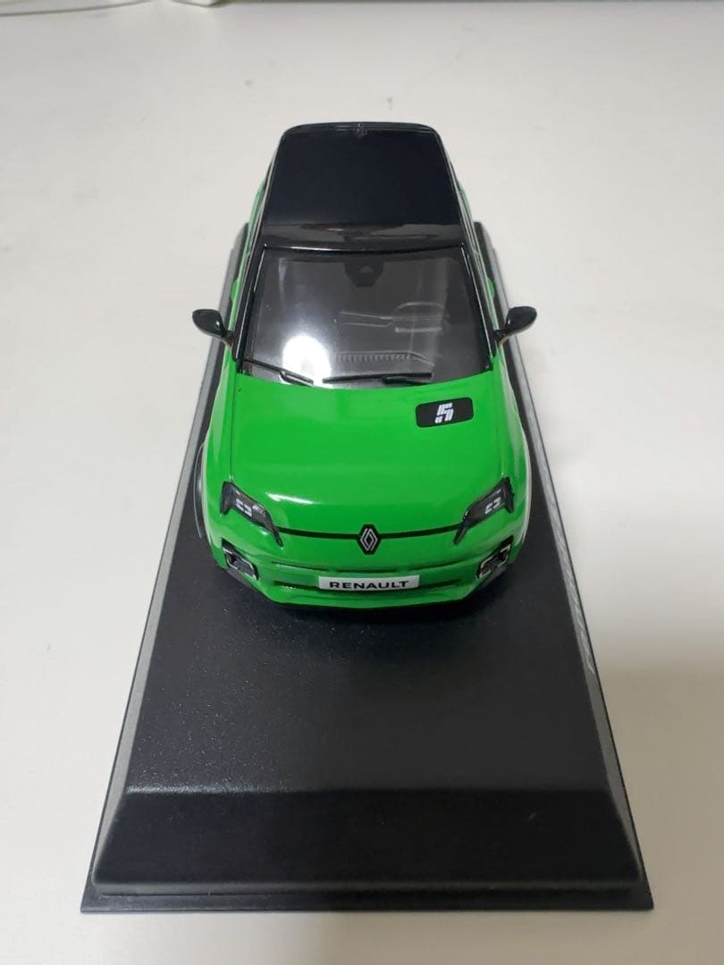 ミニカー Norev Renault 5 e-tech 100% electric