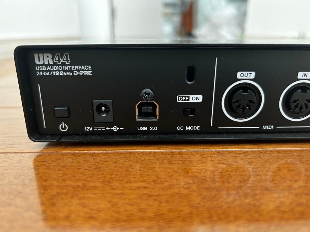 Steinbergスタインバーグ UR44 オーディオインターフェース