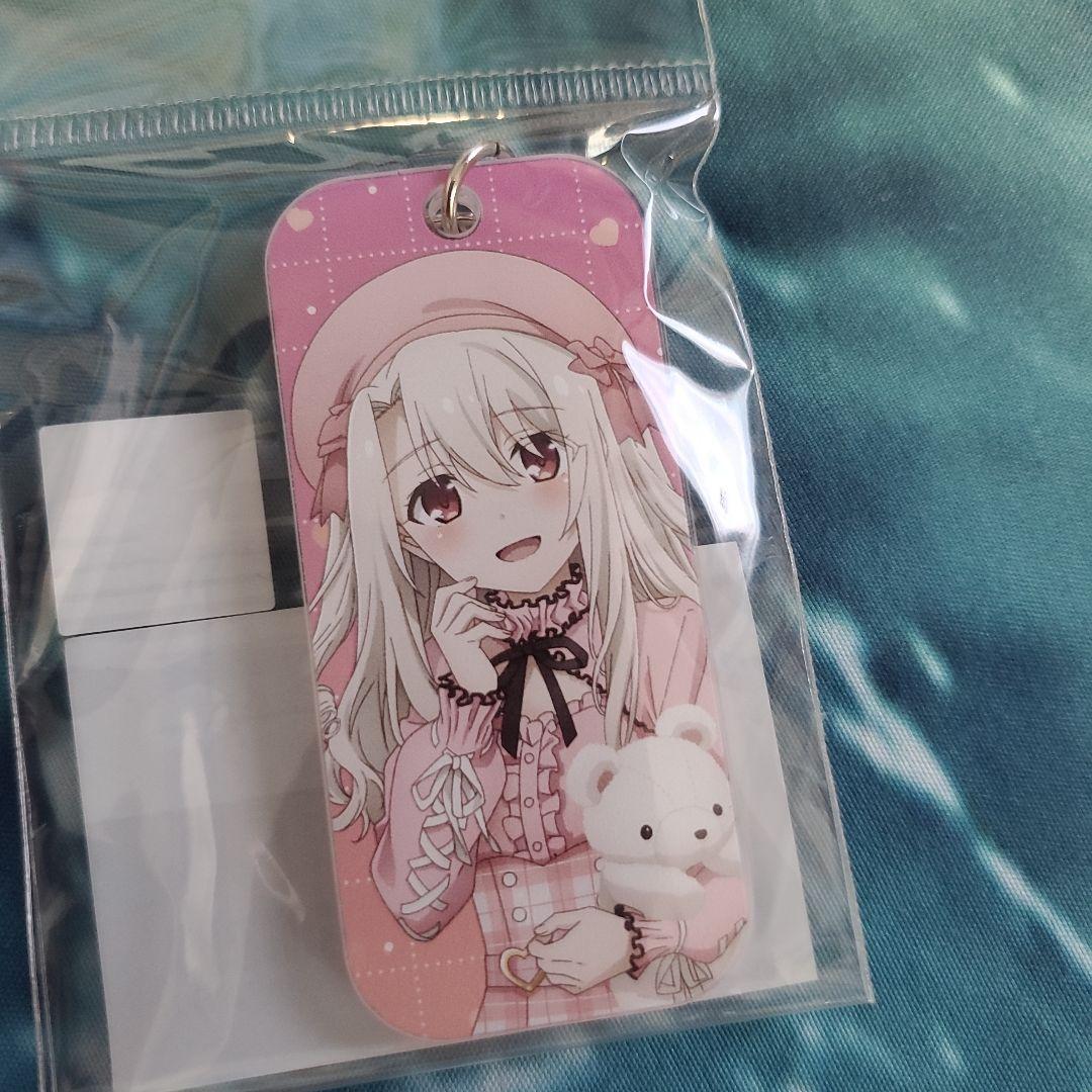 A賞超特大イリヤアクリルスタンド 黒いドレス