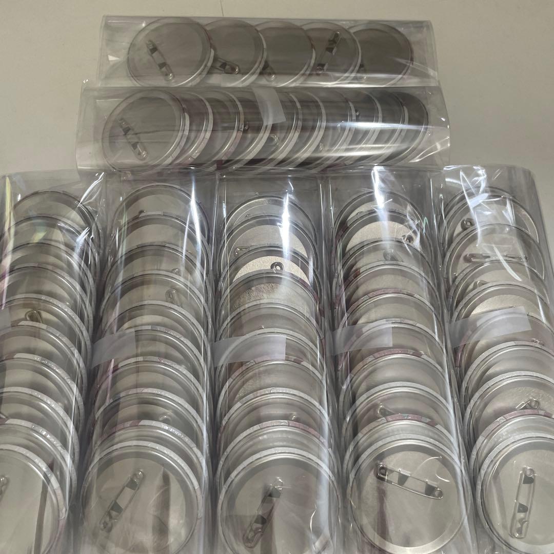 L86.浦島坂田船 ハロパ 2023 等身 缶バッジ となりの坂田 等身 猫