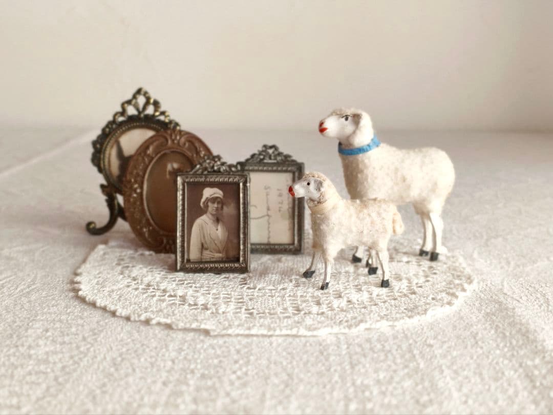 * antique sheep ✵ * 水色リボンのステキな羊さん