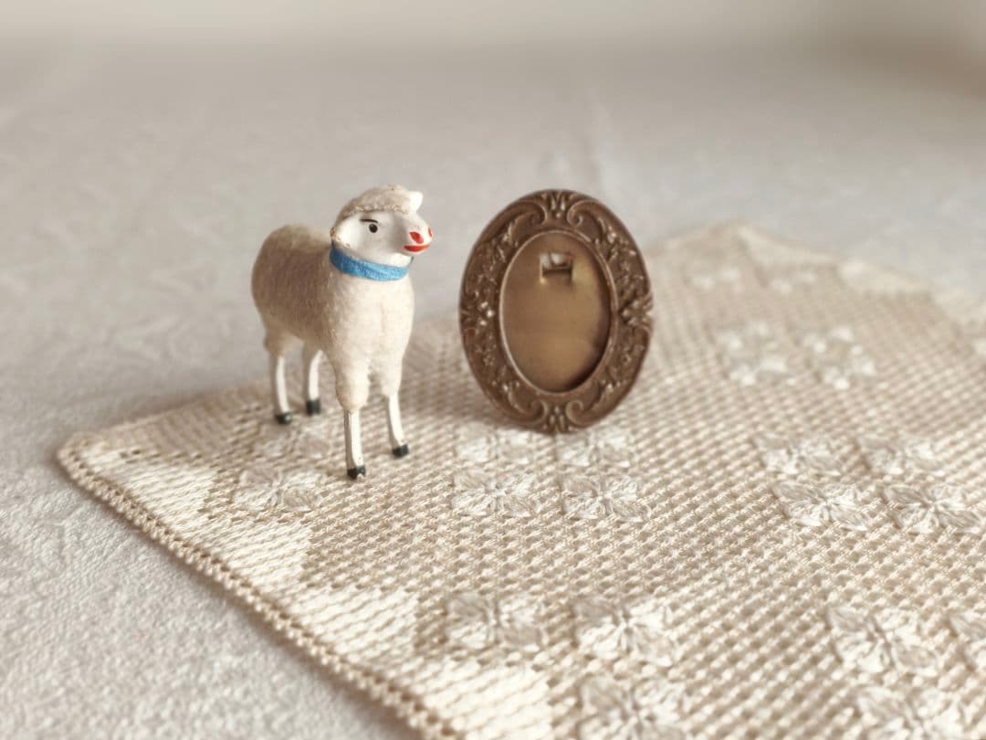 * antique sheep ✵ * 水色リボンのステキな羊さん
