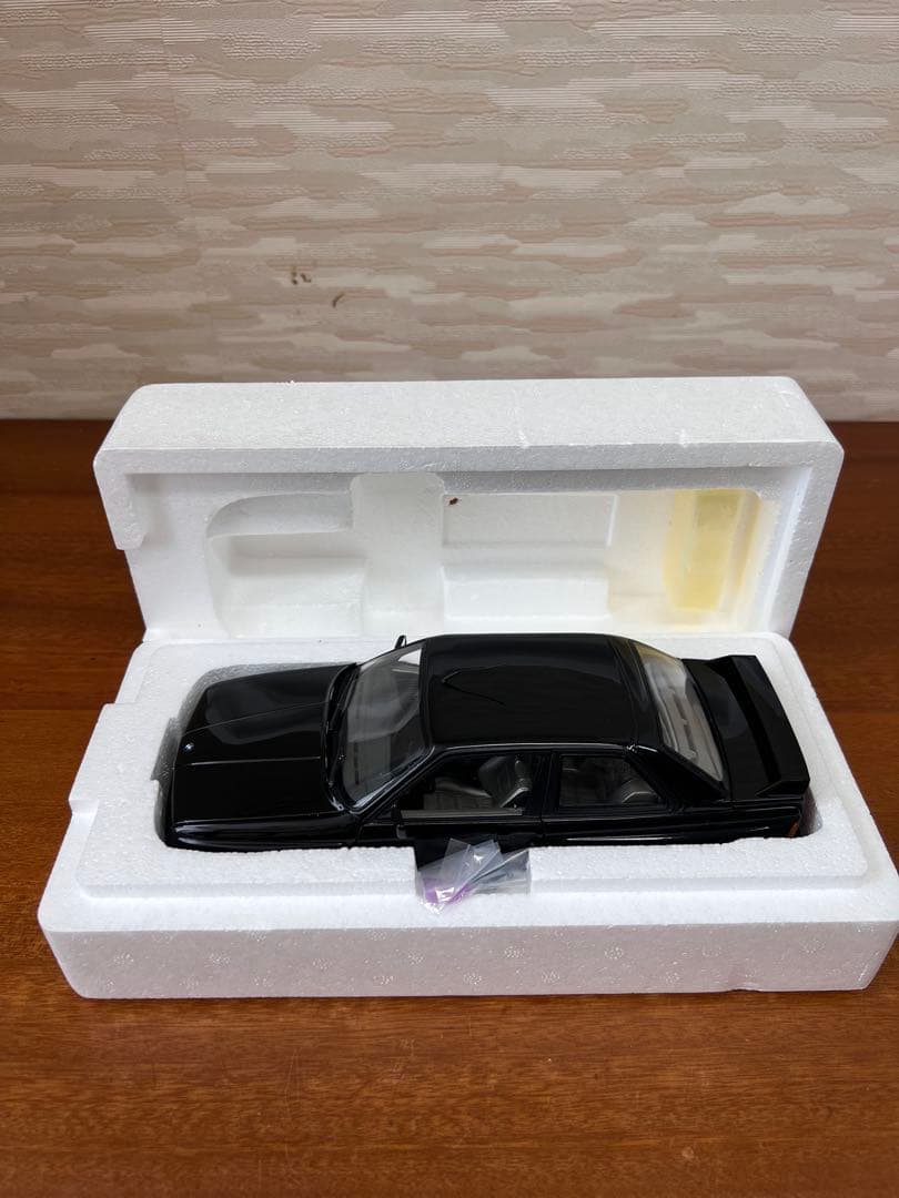 No541 ミニカー1/18  M3 STREET 1987