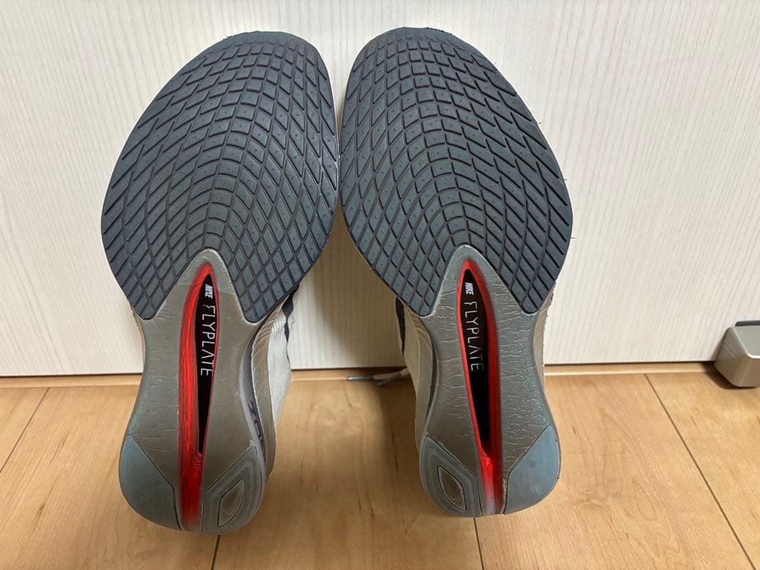 ナイキ ヴェイパーフライ4(25.5cm）