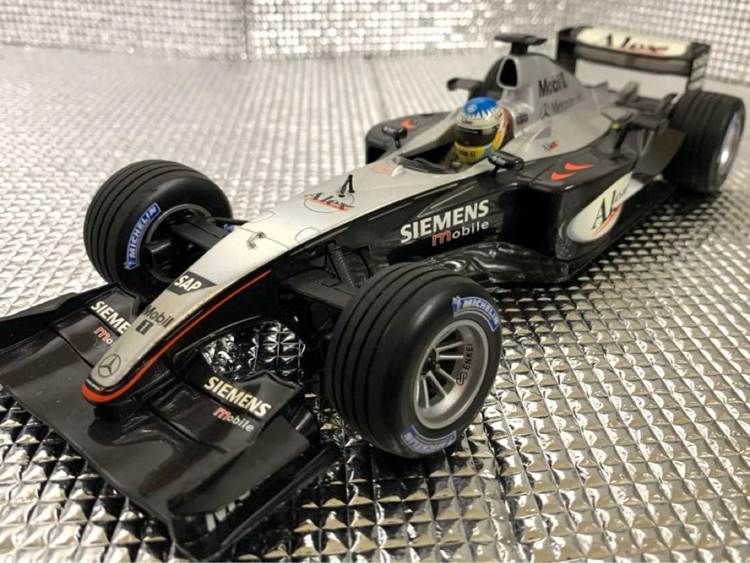 【ミニチャンプス　マクラーレン　メルセデス　MP4-18 2003年1/18】