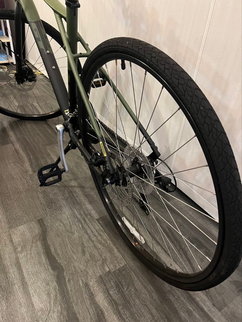 GT トラフィック クロスバイク