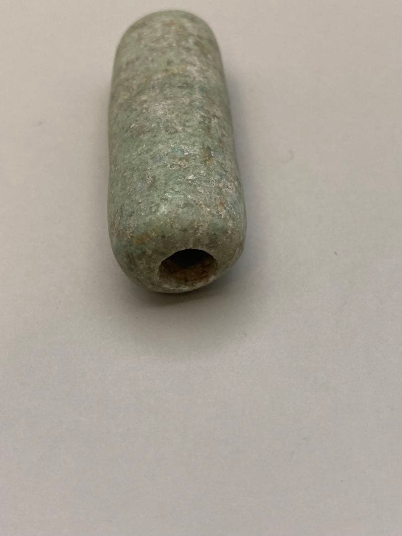 ③マヤ翡翠　千年以上の物　穴付き　希少