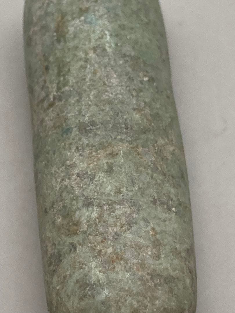 ③マヤ翡翠　千年以上の物　穴付き　希少