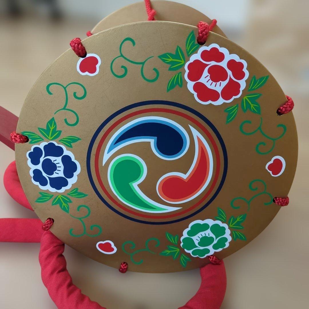 日本舞踊　小道具　金鞨鼓（きんかっこ）と振り鼓（ふりつづみ）のセット