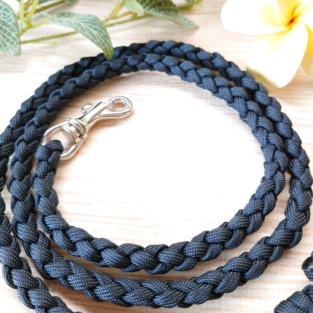 パラコードリード❥エレガント❥ブラック×ホワイト　キラキラビーズ　お花 №039