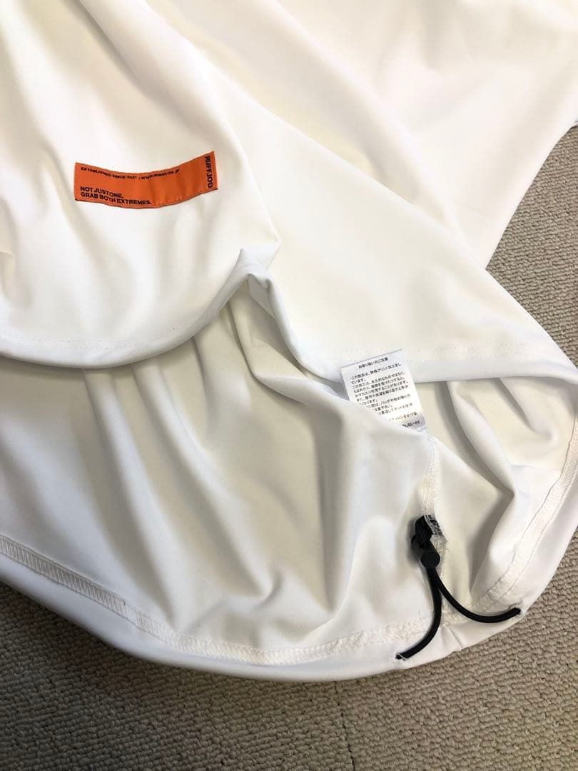 今期　ラフロッグ　RUFFLOG MOCK NECK ホワイト　サイズM