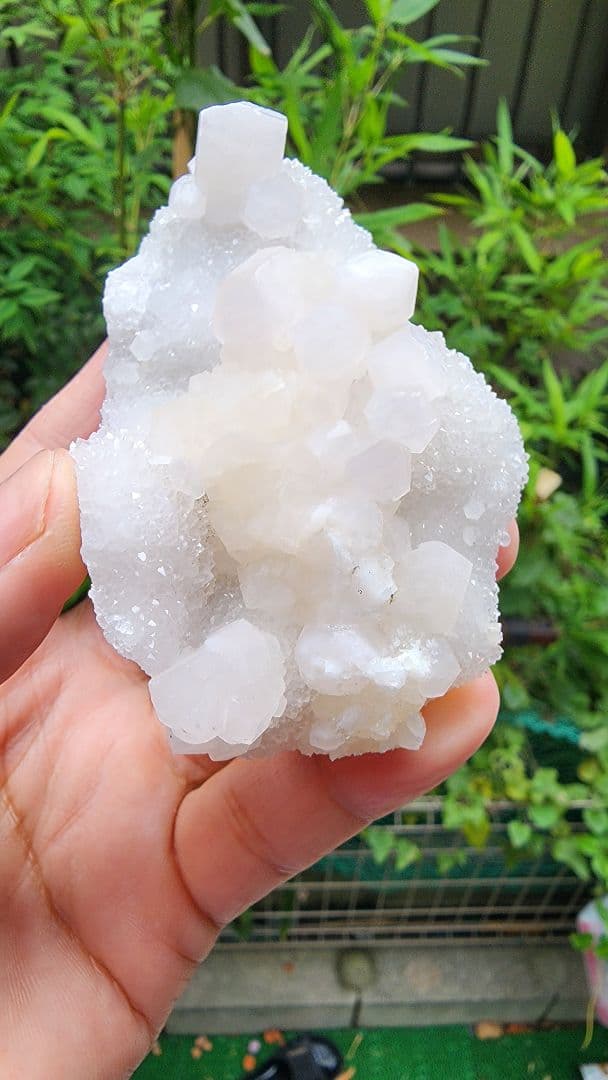 雪玉蛍光鉱物付きカルサイト・フローライト