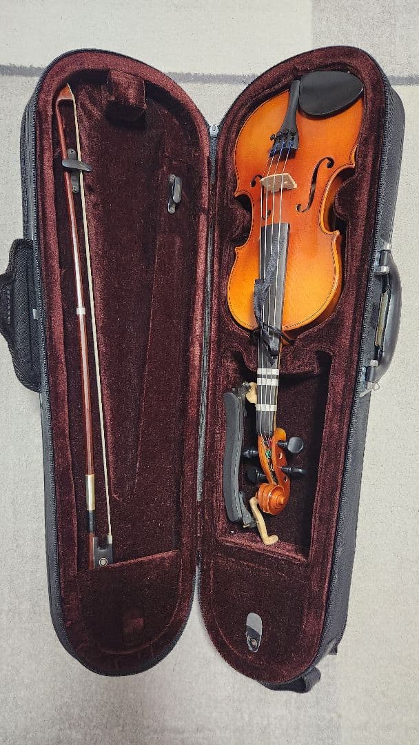 値下げしました！！スズキ バイオリン1/4 本体 黒いケース付き