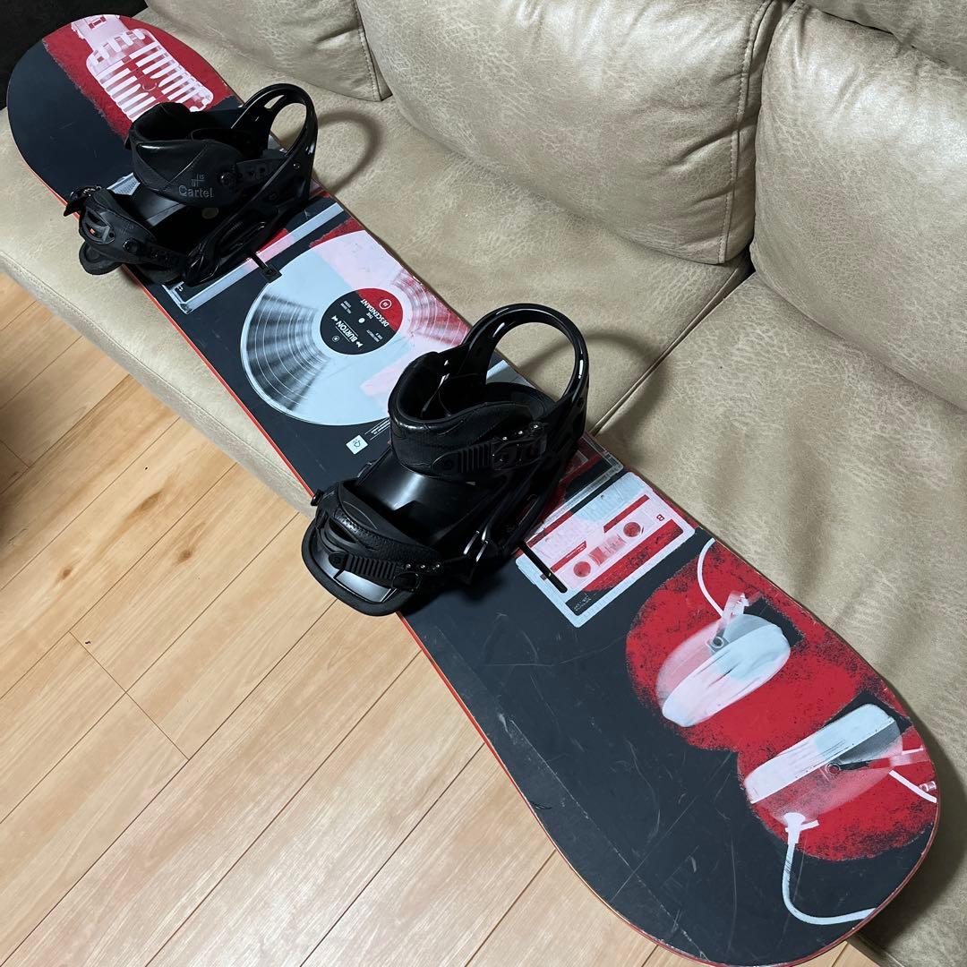 BURTON DESCENDANT 155 × BURTON CARTEL M