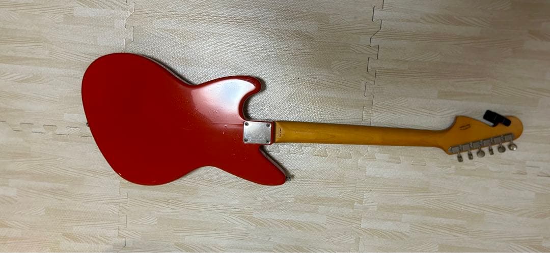 Fender  Cobain Jagstangジャグスタング