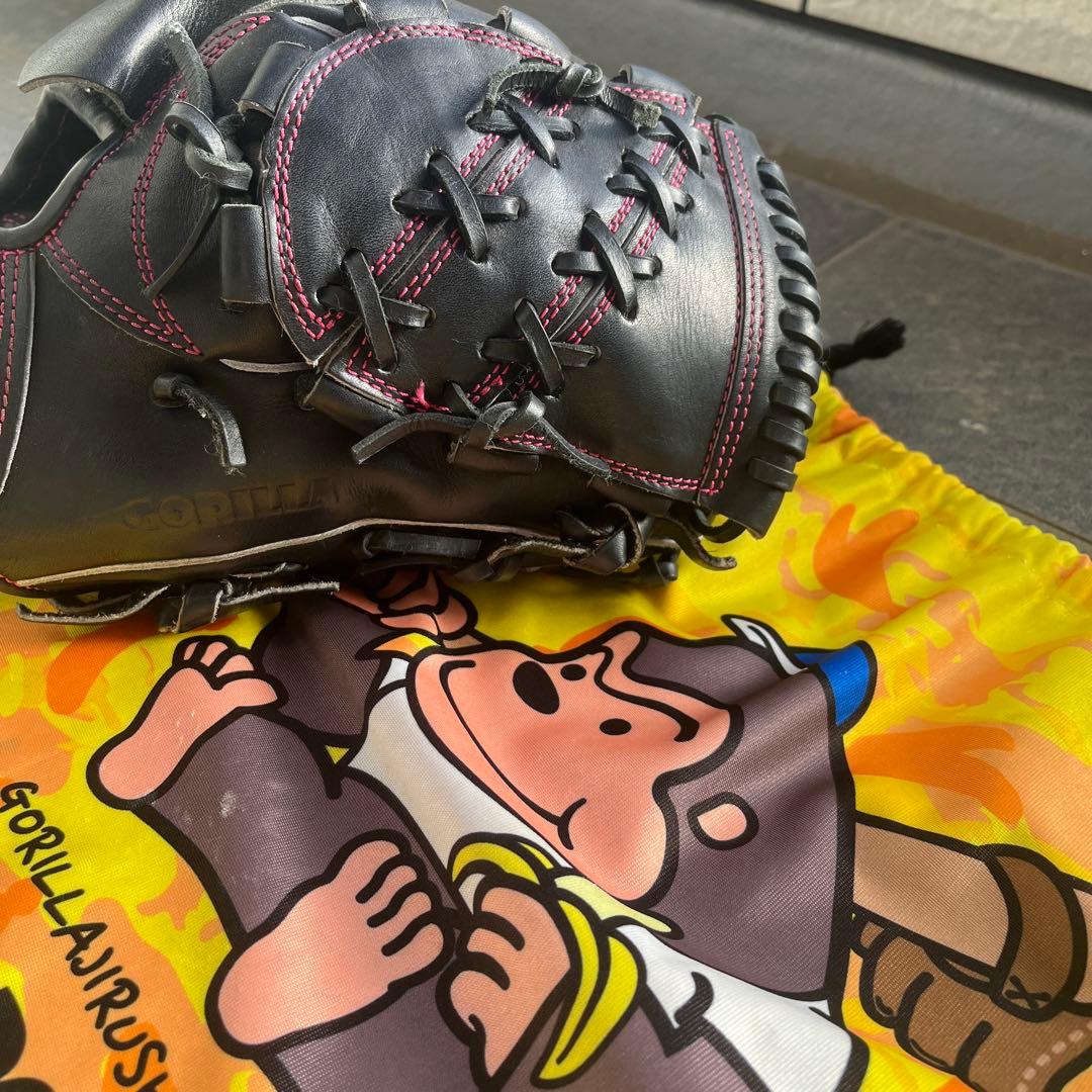 ゴリラ印　硬式グローブ 黒 ピンクステッチ