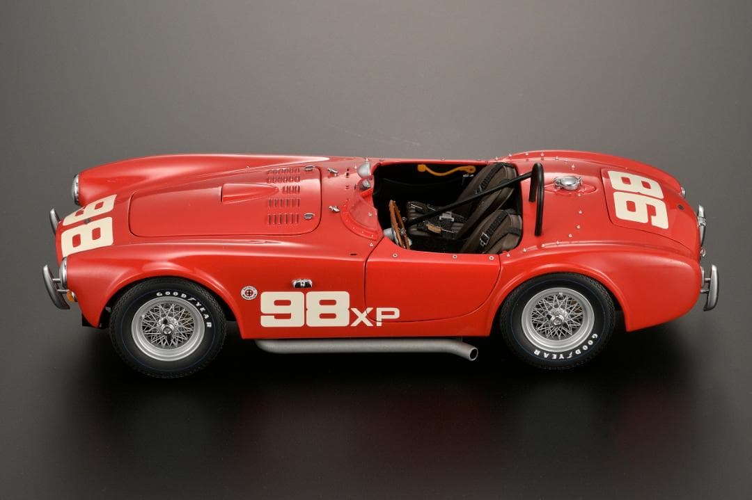 EXTO Cobra260 　(red)　 　　1/18サイズ