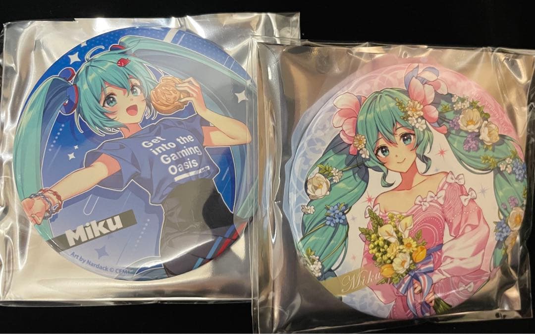 初音ミク×GiGO 39 Celebration! 等身 缶バッジ 2種たい焼き
