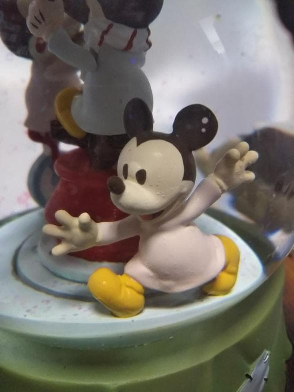 ディズニー Seasons Greeting スノーグローブ