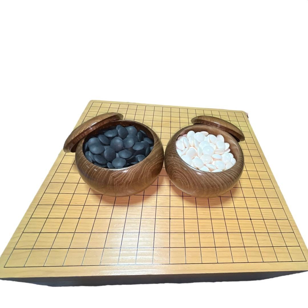 木製碁笥付き 碁盤　本蛤碁石・那智黒碁石33号　フルセット