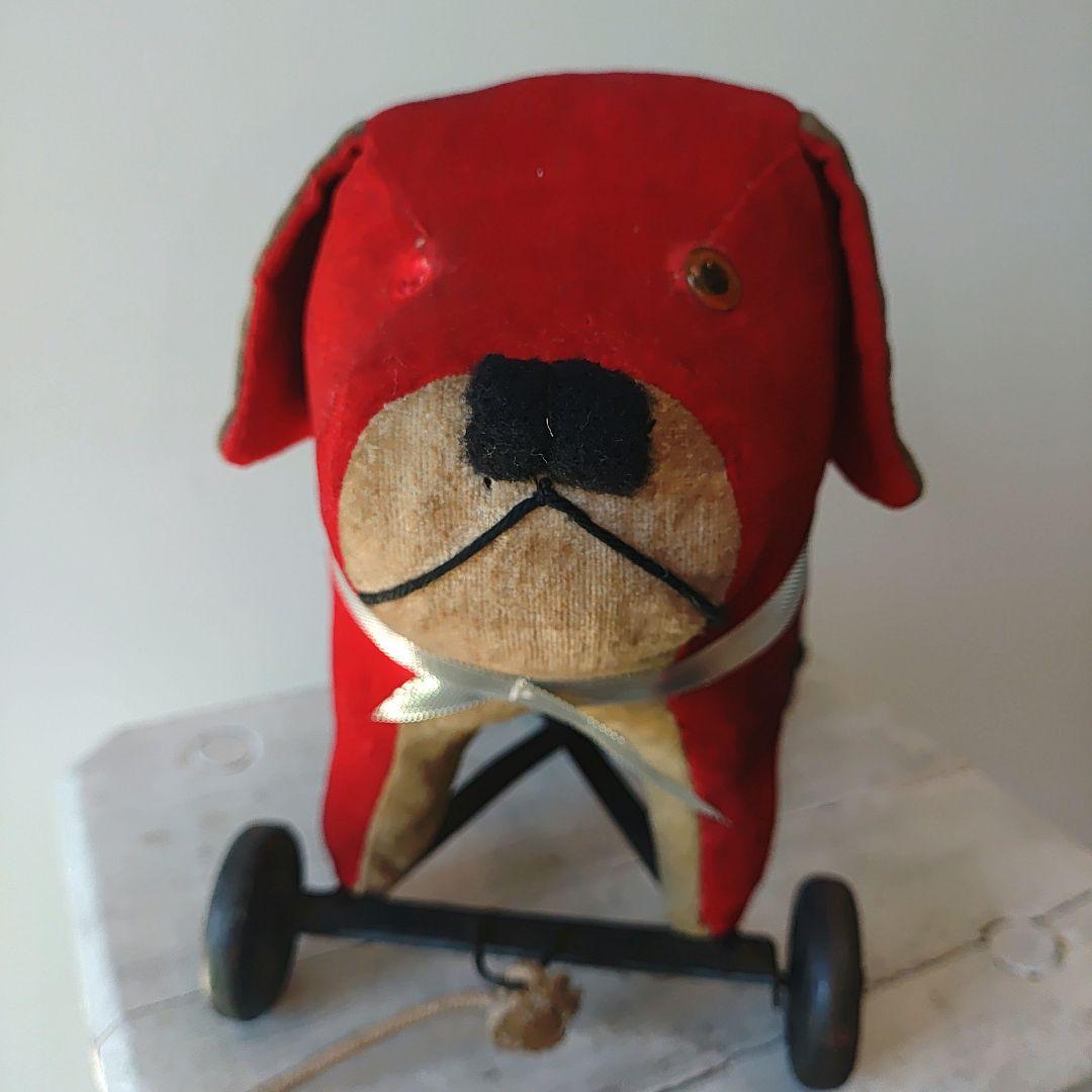 アンティーク人形　赤い犬の引きぐるま玩具