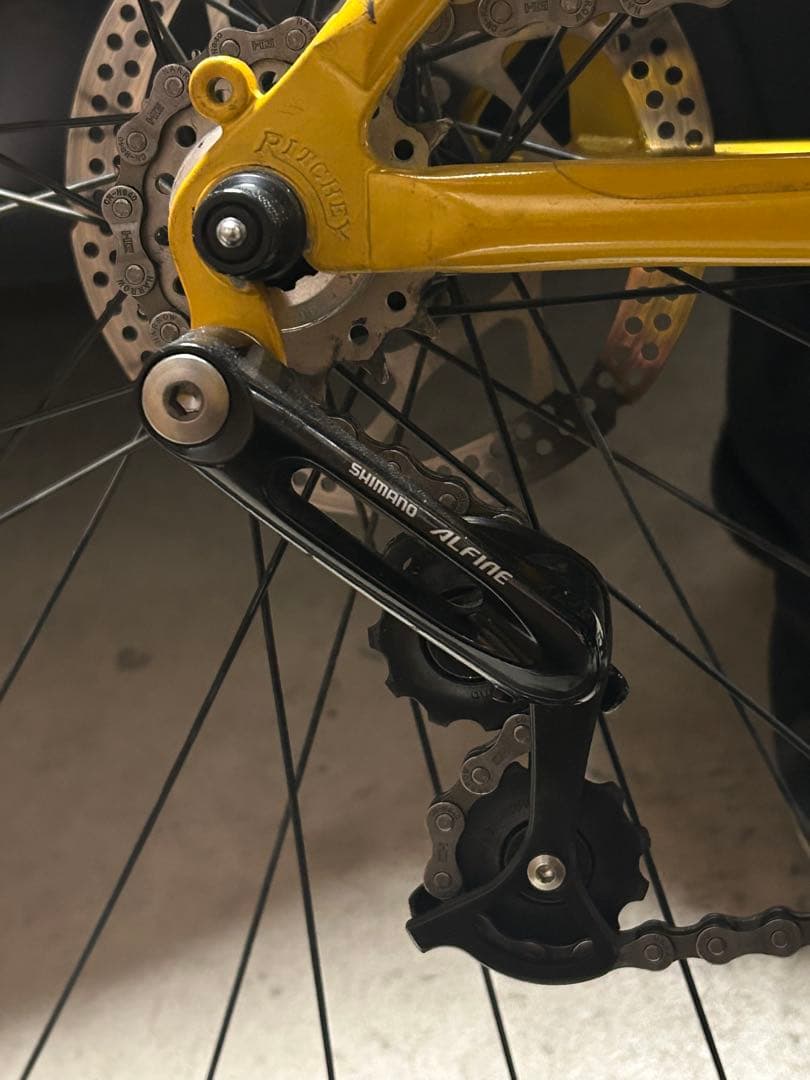 voodoo ハンドル、グリップ、ステム、シートポスト、サドルは付属しません