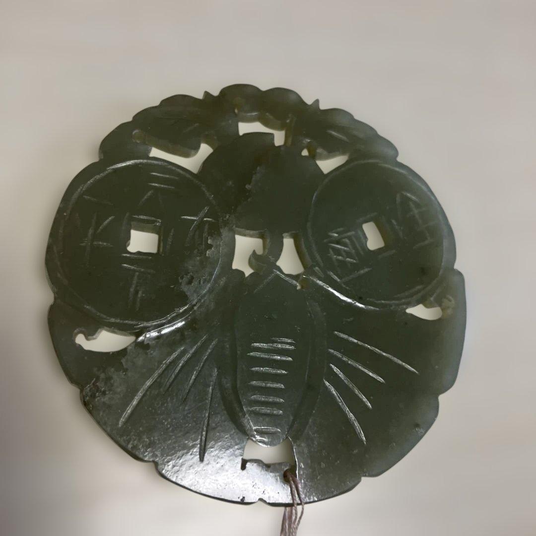 硯屏、翡翠 花模様 彫刻 木製台座付き