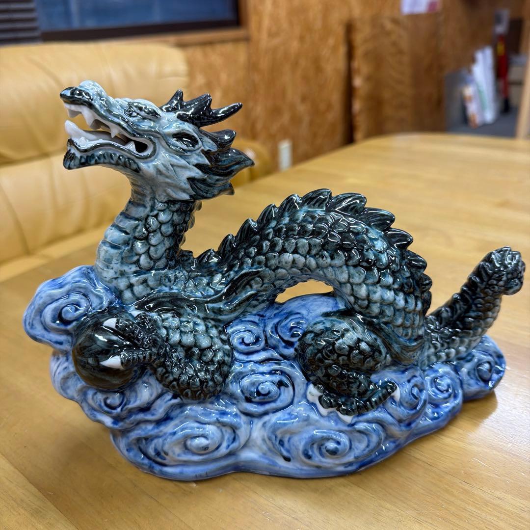 ドラゴン陶器 黒青釉薬仕上げ 約30cm