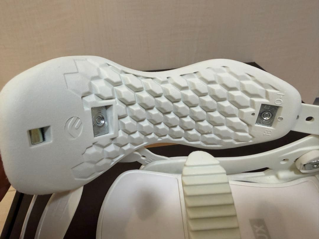 良品　フラックス　DS Mサイズ　ホワイト　メンズ　スノーボードバインディング