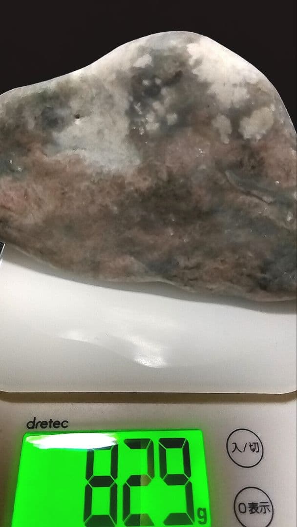 ★翡翠原石★糸魚川軟玉【姫川・転石磨き829ｇ】