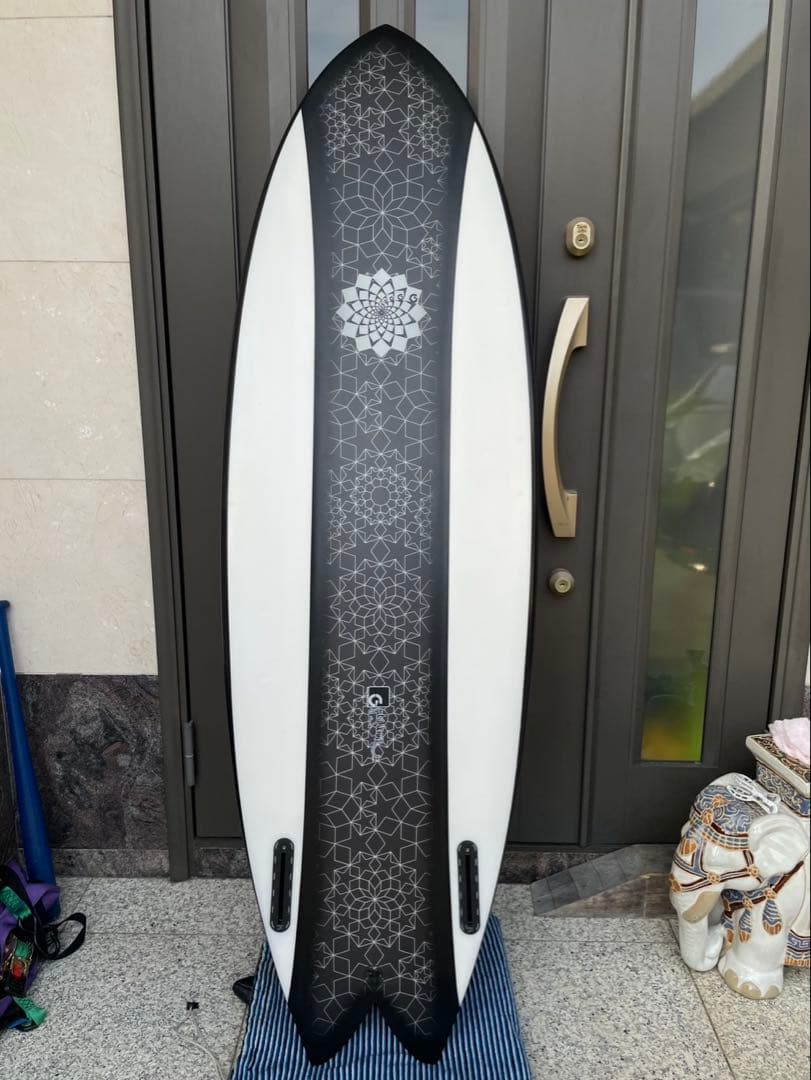 sooose　GMC ショートボード　PUカーボンレール　フィン付