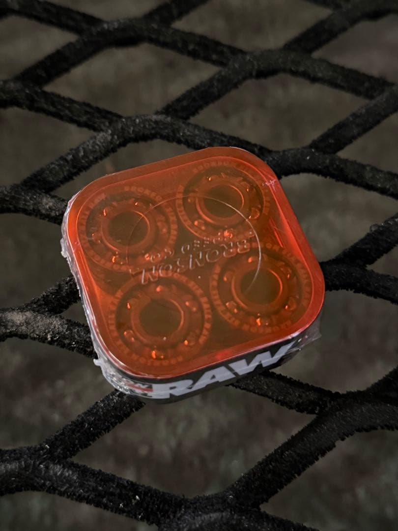 スケボー BRONSON ベアリング 6-BALL RAW BEARING