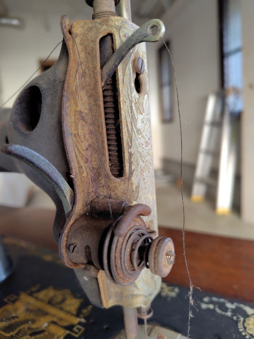 アンティークミシン脚テーブル　SINGER 足踏みミシン　網目　鉄脚