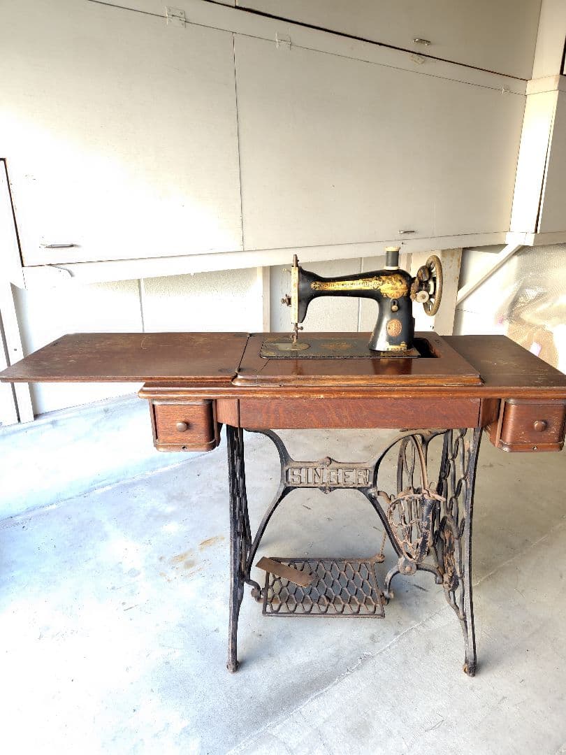 アンティークミシン脚テーブル　SINGER 足踏みミシン　網目　鉄脚
