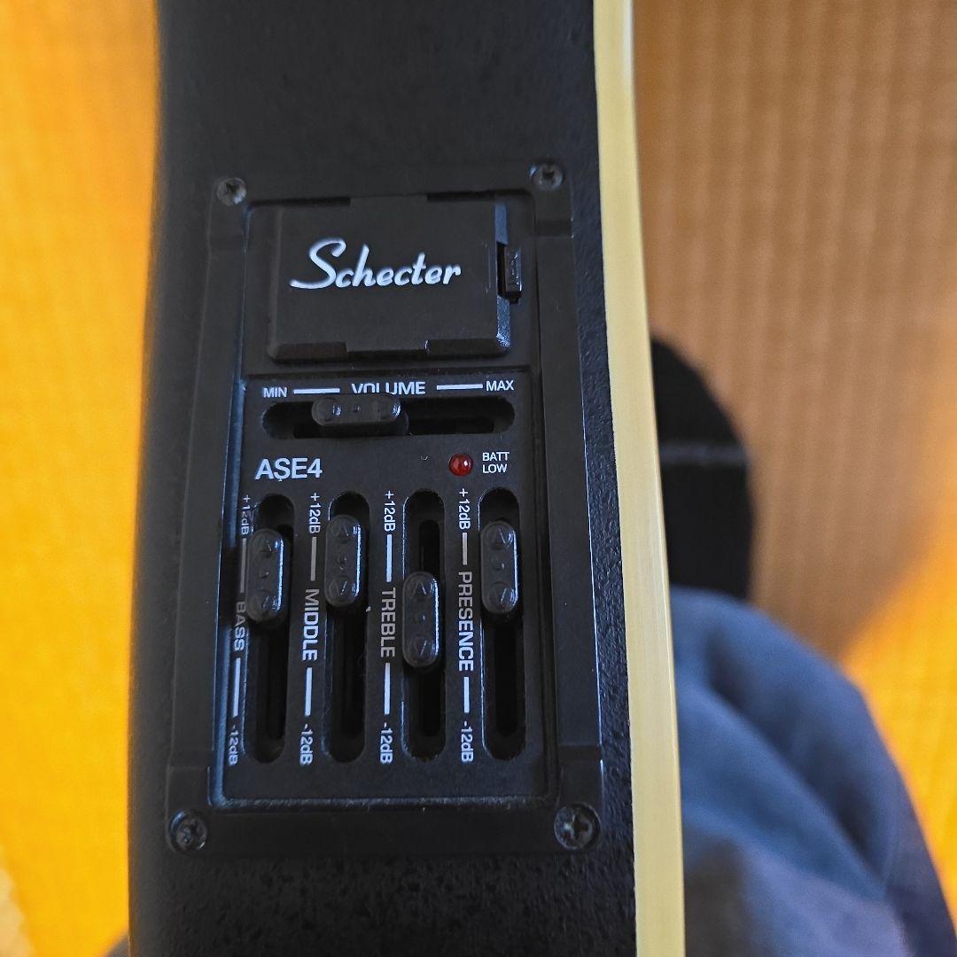 Schecterダイヤモンドシリーズ エレアコ セミハードケース付き